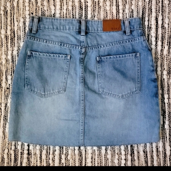 Roxy Blue Denim Mini Skirt Size M - Picture 3 of 7